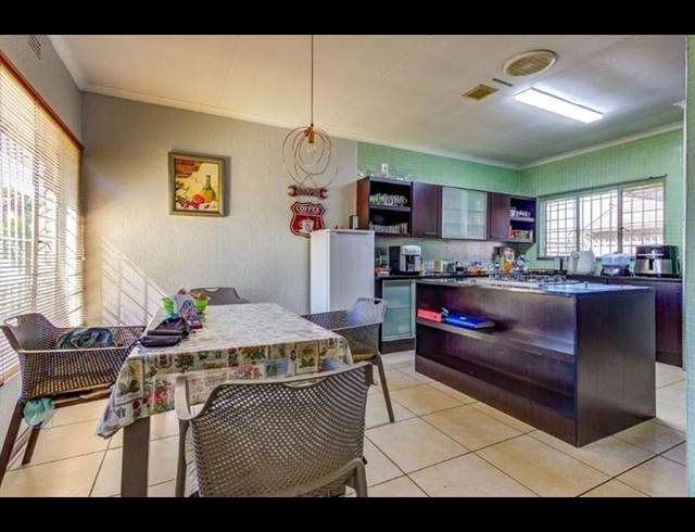 3 BEDROOM TOWNHOUSE FOR SALE IN BIRCHLEIGH